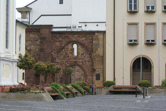 die Erkenbert-Ruine